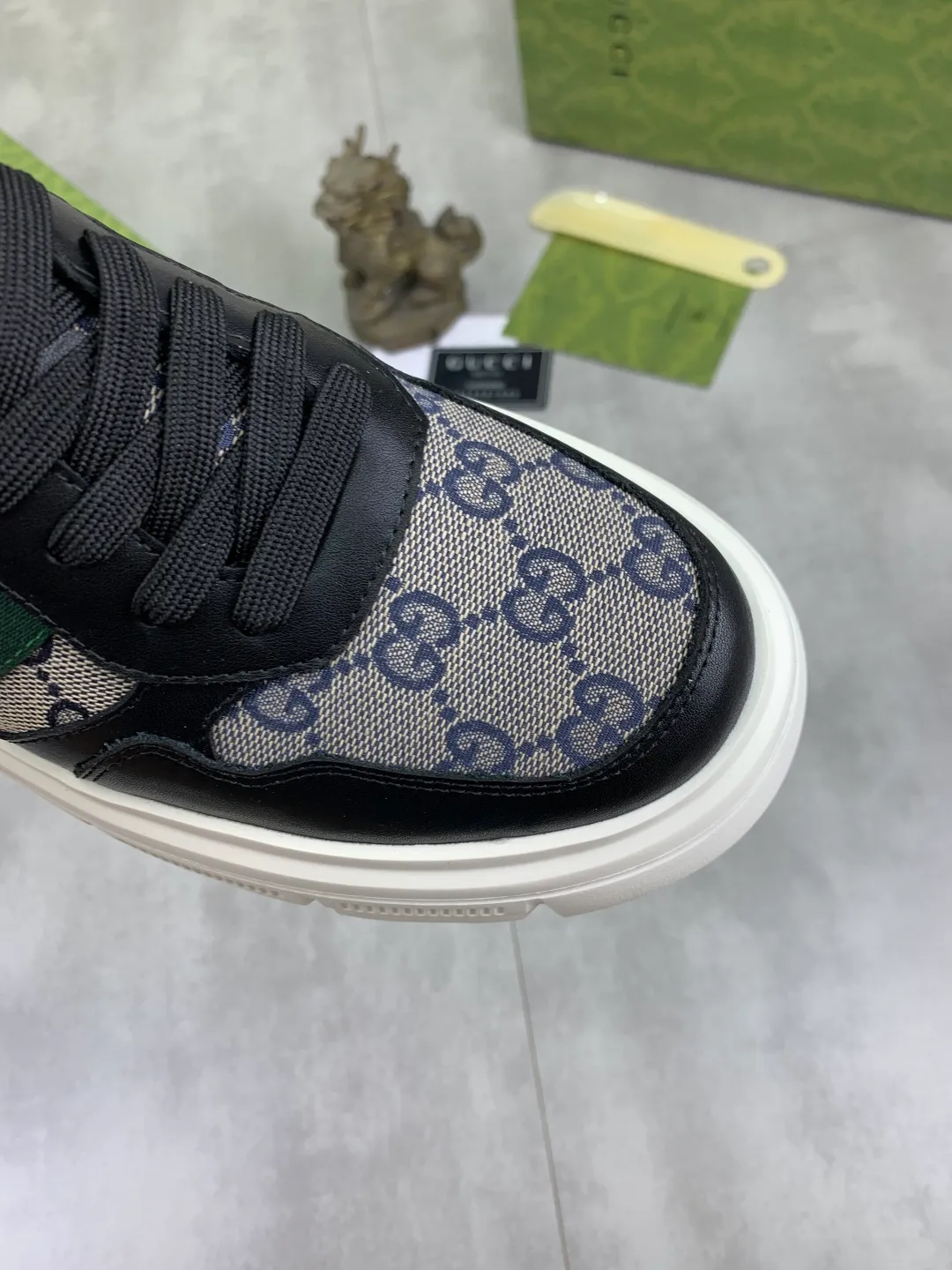 Men's shoes 💰P400💰[New style]🆘 The latest model from Gucci GUCCI official website🎁Classic casual and fashionable men's shoes👟Best model💥The style is simple and elegant, exclusive for trendy men. Unique official website latest brand elements👑Gucci original decoration, fashionable and generous, original soft calfskin fabric➕Comfortable soft first-layer pigskin lining ✅The official website specifies wear-resistant casual outsole, the classic model is photographed in real life🎬Color: 2️⃣colors available😍Number of codes: 38-44